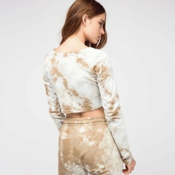 NWOT Talentless by Scott Disick Crystal Wash Tie Dye Cropped Long Sleeve Top - Picture 3 of 3